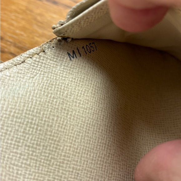 Louis Vuitton Sarah Portefeuille wallet - Picture 8 of 14